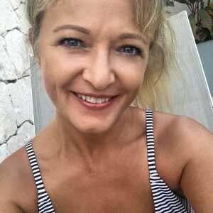 Female,  40 Australind, Australia